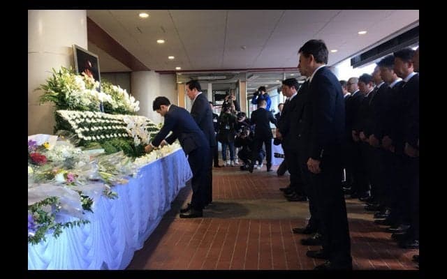 楽天梨田監督、星野氏は「偉大すぎる大先輩」　日本一へ「その道を辿っていく」