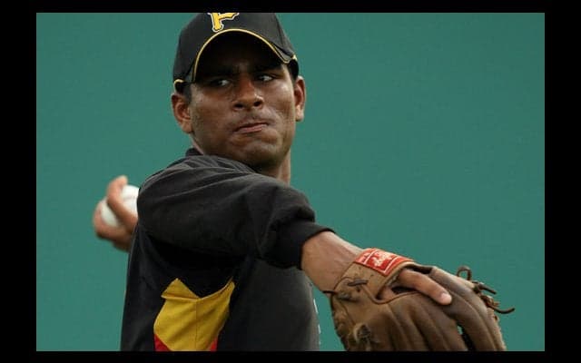 映画になったインド初のMLB球団所属選手、プロレスラーに転身「WWEと契約」