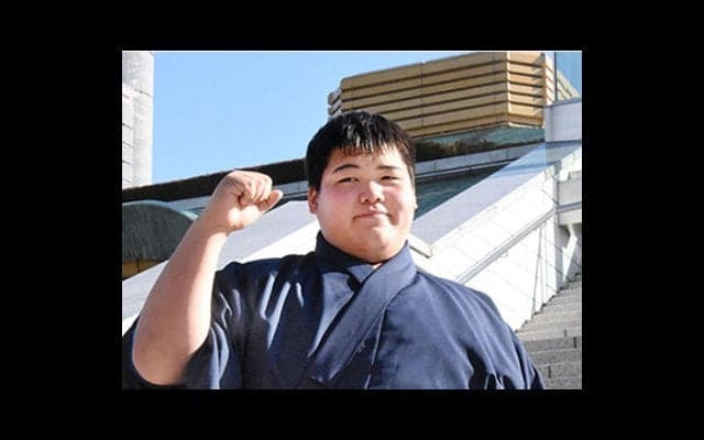  揺れる角界に差す光。大鵬の孫が、急逝した恩人の想いを胸に初土俵へ