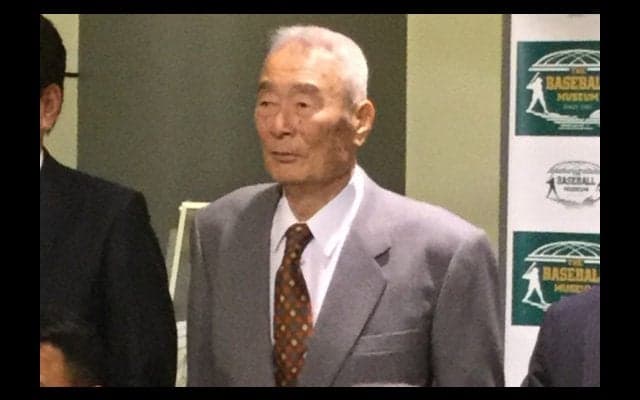 400勝投手・金田正一氏、殿堂通知式で“金やん節”炸裂「長嶋でございます」