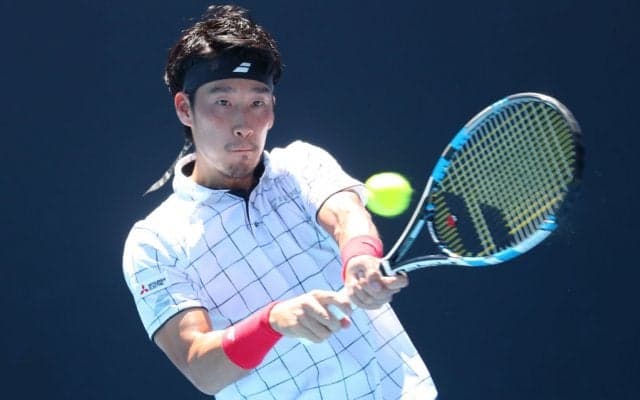 杉田祐一、第4セットを6-4で取り返す。勝敗の行方は最終セットへ[全豪オープン]