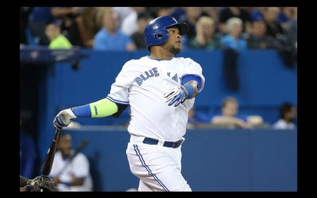 巨人で5戦のみ出場の大砲は母国で「レジェンド」　豪快満弾→バット投げも