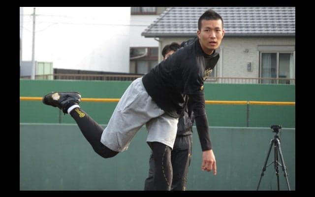 ホークス千賀が自主トレ公開　メジャー願望明かし「今のままならダメ」