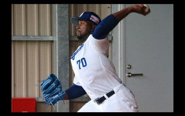 中日の新助っ人ガルシア、初ブルペンで32球「ボール小さい、マウンド低い」