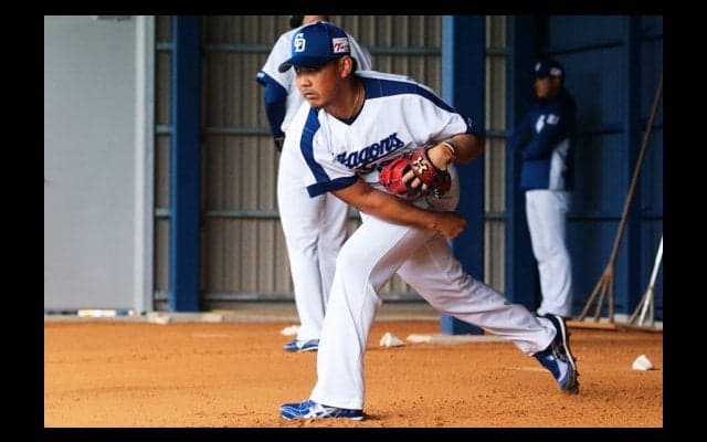 中日松坂、2度目ブルペンで56球　初めて捕手座らせて“全球種”、京田も打席に