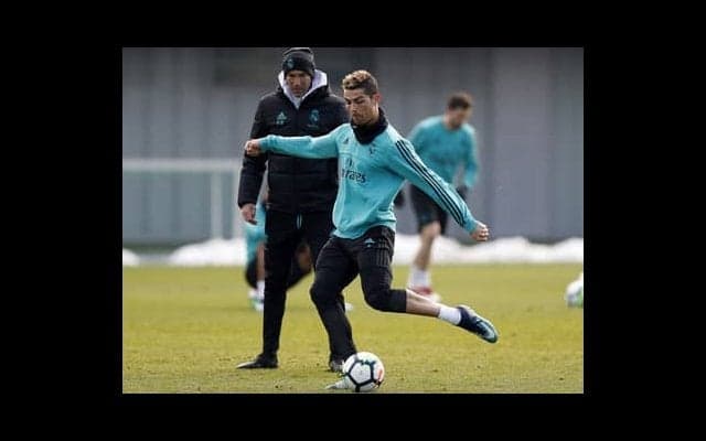 マドリーかパリか。CL大一番の展開を、欧州人より詳しい３人が予測