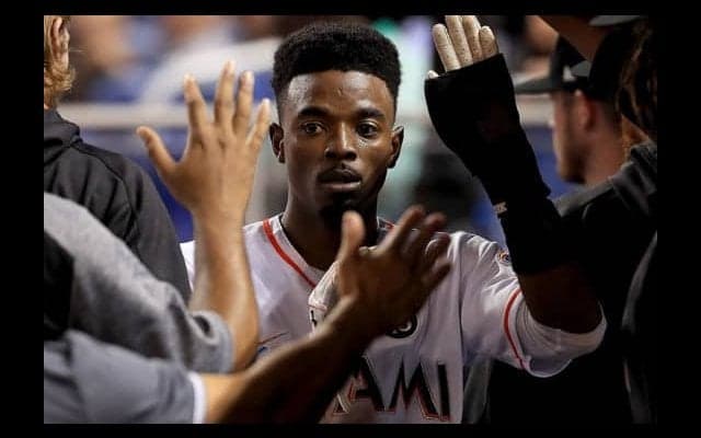 【MLB】センター転向の二塁名手の“まさか”の行動「スポーツ用品店でグラブ購入」!?