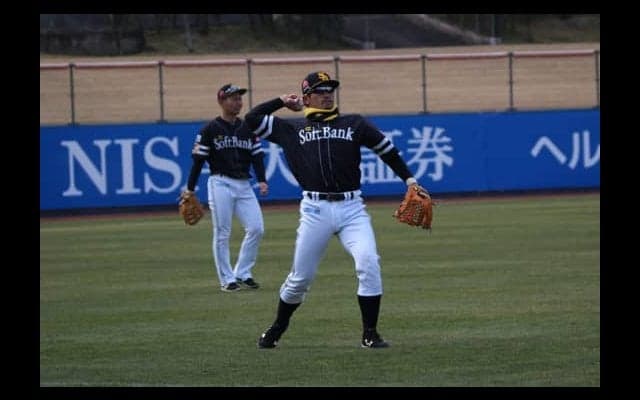 グラウンドには壮観な光景、グッズも充実　見所満載のホークスキャンプ