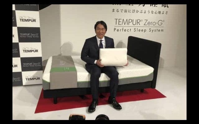 松井秀喜氏、「テンピュール」のアンバサダー就任「頭がデカイのにスッポリ」