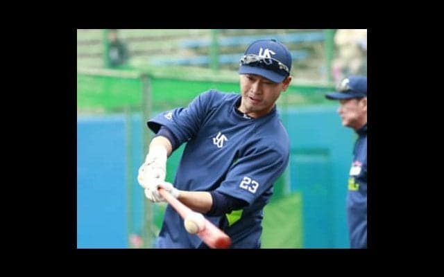 畠山は引退危機から救われた。監督・コーチ・選手が語る「青木効果」