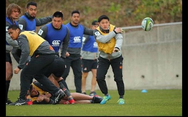  サンウルブズに練習生として参加。荒井康植は指揮官から「モアトーク」と発破 