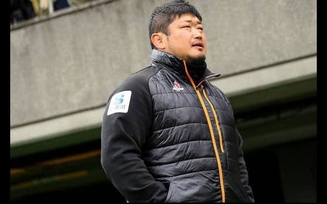  ブランビーズを相手に狼のスクラム。長谷川コーチも具も「いいイメージ」。 