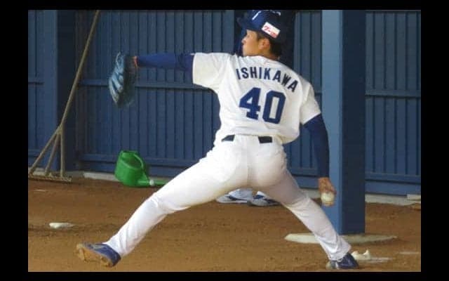 ドラ1鈴木も驚いた「凄いボール」　中日の最速151キロ18歳右腕は期待大