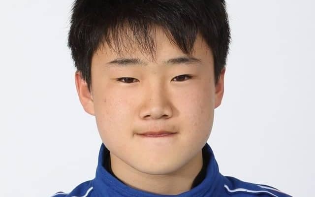 SRSコチラレーシング、F4選手権3連覇を目指す