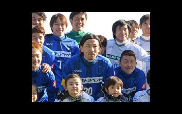 引退した鈴木隆行が、指導者キャリアを町クラブの子供から始めるわけ