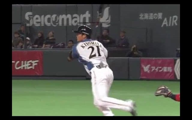 2試合連続フェンス直撃打　驚異の18歳ハム清宮が特大中越え二塁打