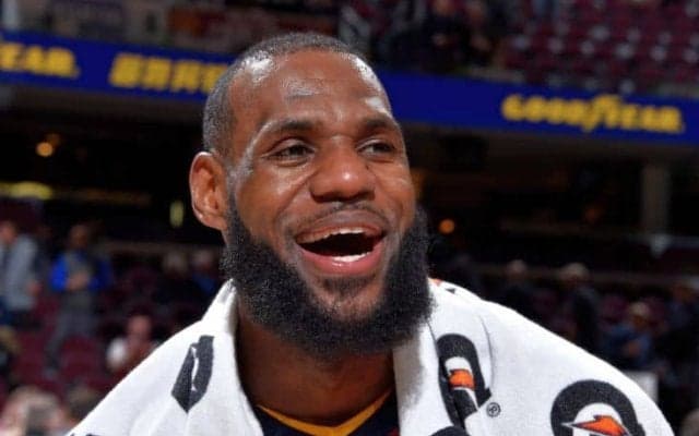 去就が注目されるレブロンを巡りフィラデルフィアとクリーブランドで広告戦争勃発