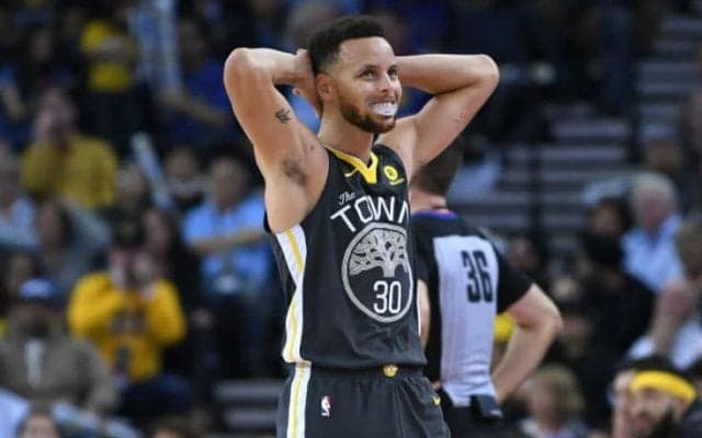 ステフ・カリーが大失態、ホテルでゴルフの練習をしてガラスを木端微塵に