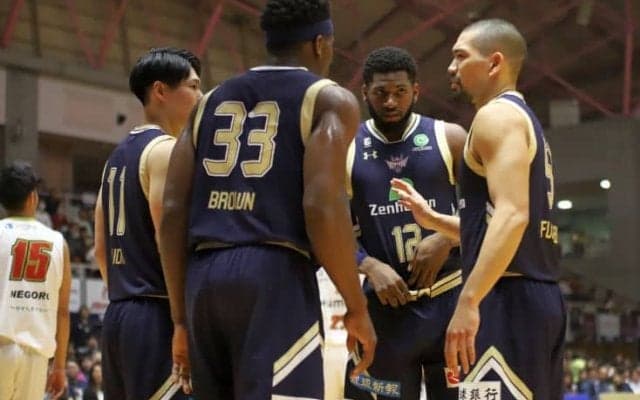 代表コンビが牽引する琉球ゴールデンキングス、終盤の猛攻で突き放して大阪を撃破