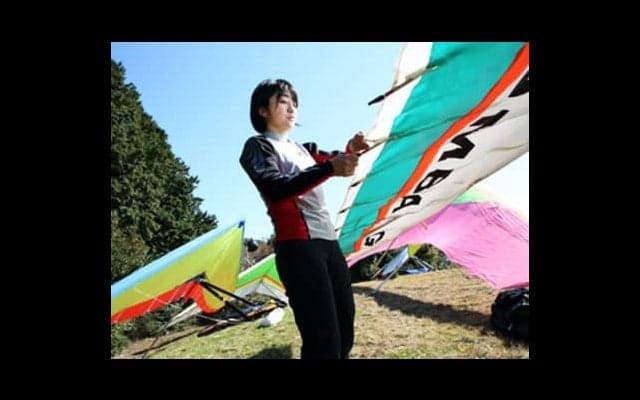 「空飛ぶ才女」は世界選手権も技の勉強。ハンググライダー・鈴木皓子