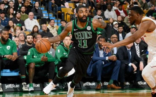 セルティックスのリーダーとなったカイリー・アービング、古傷の左ひざに懸念