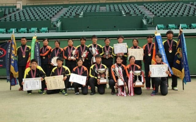 初優勝を狙う早稲田実業、混戦模様の女子【第40回全国選抜高校テニス大会】