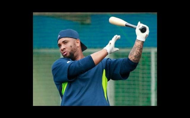 チームワークを熱く語るバレンティン。ヤクルト選手の様子が全然違う