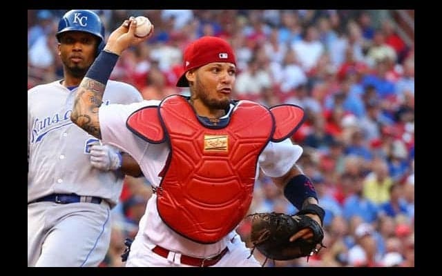 【MLB】現役引退まで3年…名捕手モリーナの速すぎる“鬼牽制”、OP戦は打撃も好調