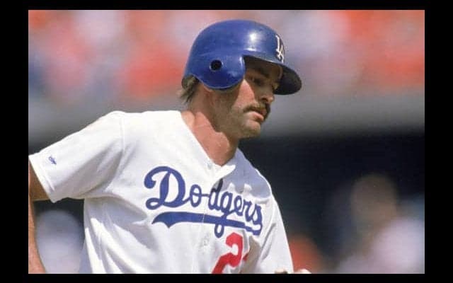 【MLB】病と闘う元ドジャース名手の記念シート　歴史家が語る30年前の衝撃