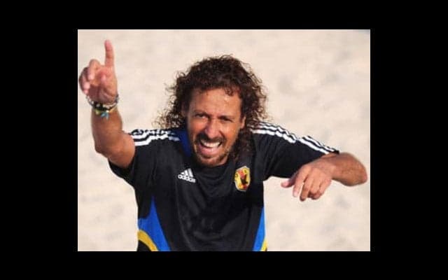 死の淵からよみがえったラモス瑠偉が、日本ビーチサッカーに魂を注入