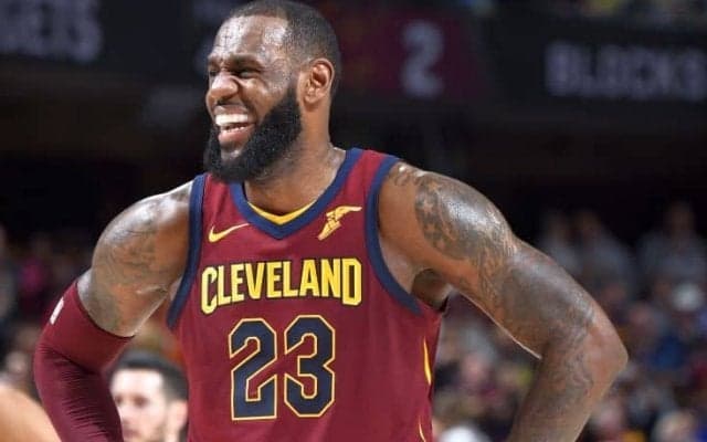 レブロンが『神様』ジョーダン超え、NBA歴代1位の876試合連続2桁得点記録を達成