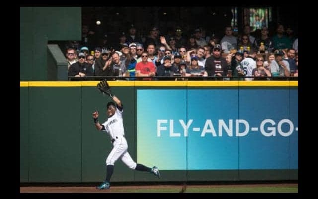 【MLB】イチローの美技に米も驚愕「ホームランを盗むために帰ってきた」「史上最高の名手」