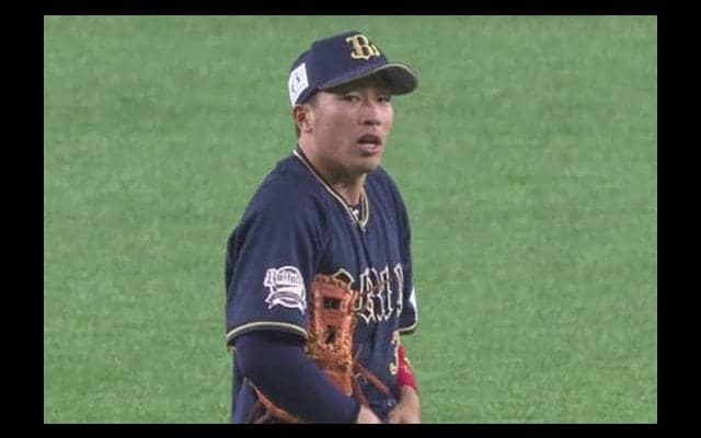 オリックス安達が圧巻の横っ飛びキャッチ　先発救うビッグプレー誕生