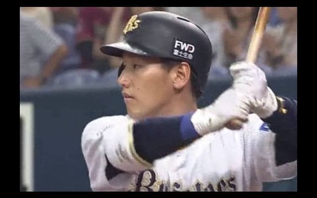 オリックス吉田正がバックスクリーンに逆転2ラン　「少しこすったんですが」