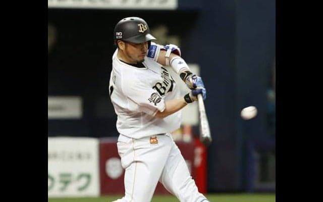 陰のヒーロー！嫌なムードを一掃した小谷野の送りバント！