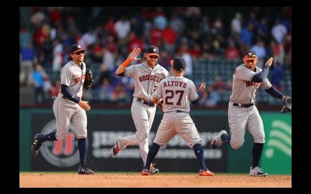 【MLB】「ひどいバントでも二塁打になる」!?　メジャーでまた大胆すぎる守備シフト