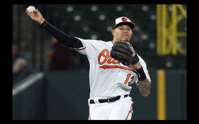 【MLB】名手マチャドが驚愕ジャンピング送球　強肩発動に「キャノン」「現実離れ」