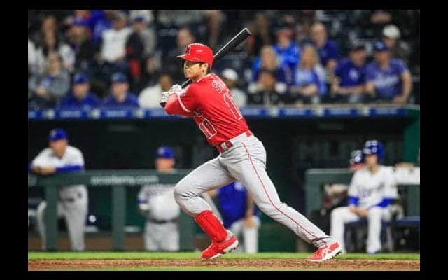 【MLB】“愛されキャラ”の大谷翔平、同僚のインタビューでカメラの前を平然と通過!?