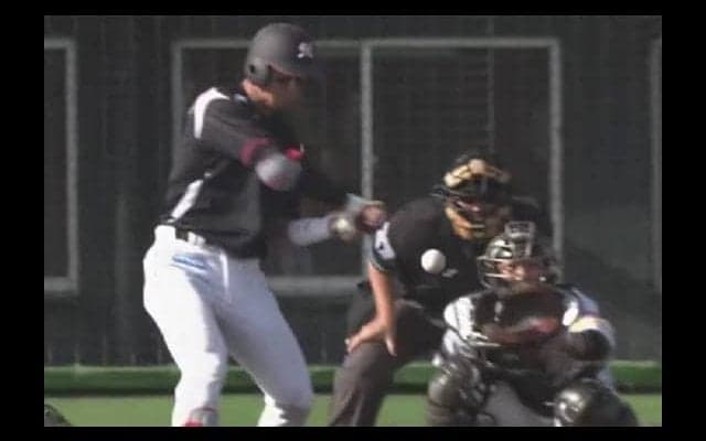 ロッテ・ドラ2藤岡裕がプロ初本塁打！　13試合目の左翼ソロで貴重な追加点