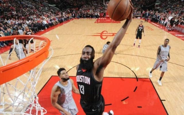 ジェームズ・ハーデンがウルブズ守備陣を翻弄、44得点の大活躍でロケッツ先勝