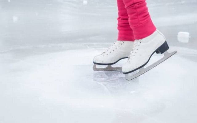 1年中楽しめる！子ども向け教室がある都内のアイススケートリンク