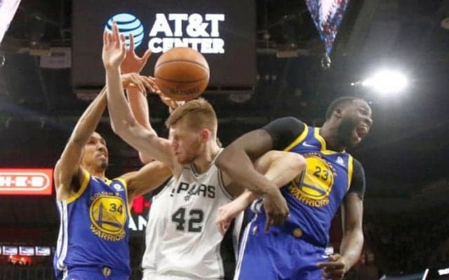 リビングストンが本領発揮、ウォリアーズがスパーズに3連勝でシリーズ突破に王手