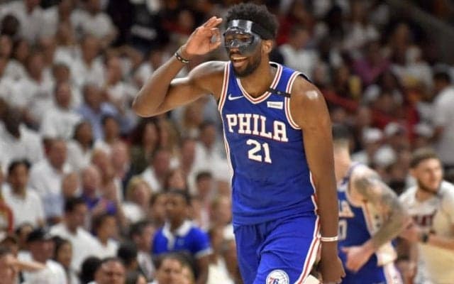 『マスクマン』エンビードが攻守に活躍、シクサーズが敵地でヒートに走り勝つ