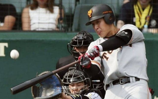 聖地弾！読売巨人・岡本が甲子園で4号アーチを含む3安打4打点！