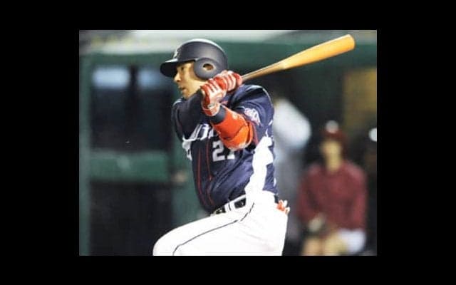 「ライオンズ七不思議」、貧打の炭谷銀仁朗が３割バッターに変身の怪