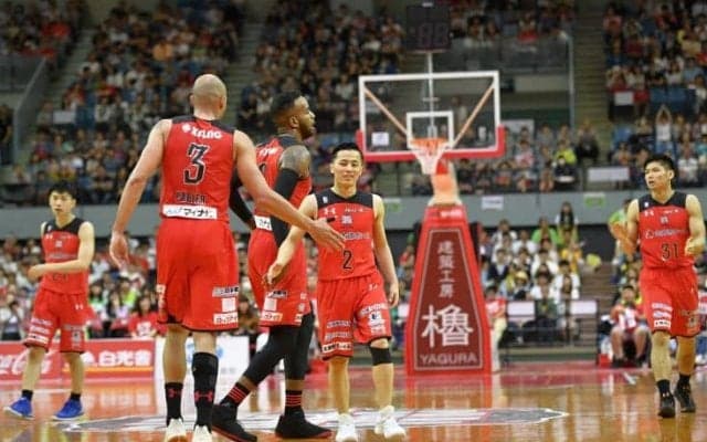 トランジションバスケットを貫く千葉ジェッツ、粘る北海道を下し東地区優勝へ王手