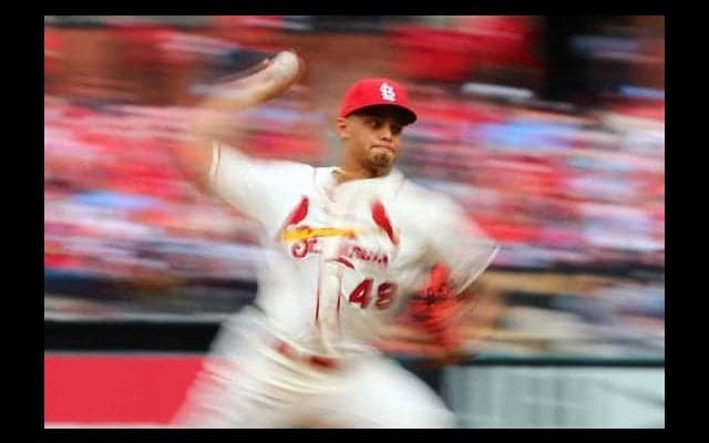 名捕手モリーナが捕球できず…驚愕のシンカーが今季MLB最速164キロを記録