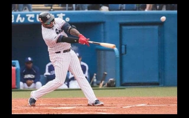 ヤクルト・バレンティンがキング単独トップの8号ソロ　中日吉見から左翼席へ