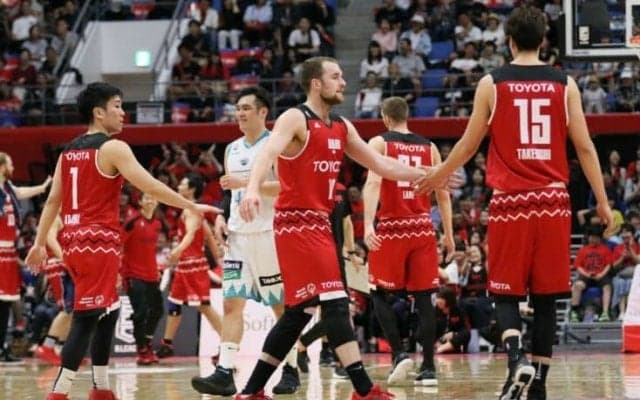 京都の奮闘に苦戦も、試合巧者ぶりを発揮したアルバルク東京の東地区2位が確定