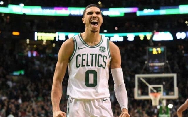 ジェイソン・テイタムがラリー・バード超え、プレーオフ5試合連続20得点オーバー